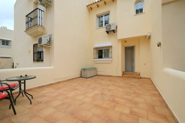 Image No.19-2 Bed Townhouse for sale
