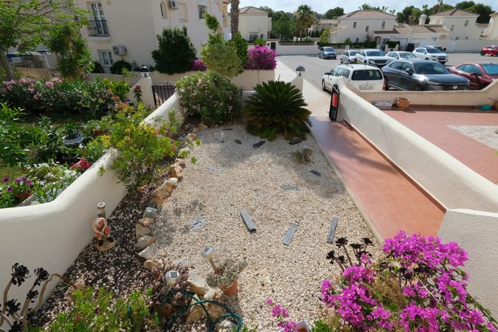 Image No.20-2 Bed Townhouse for sale