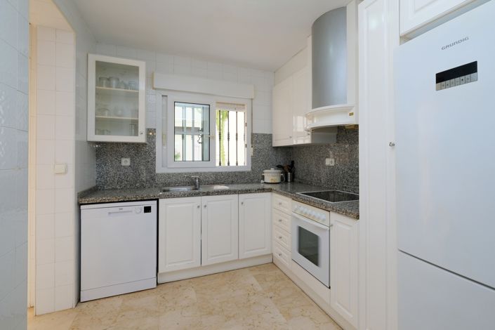 Image No.7-2 Bed Townhouse for sale