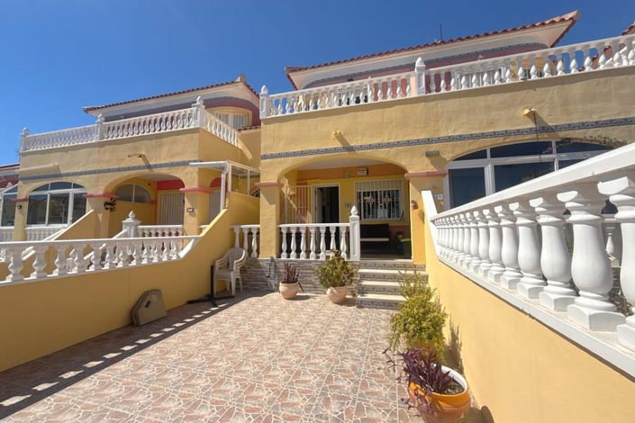 Image No.19-3 Bed Townhouse for sale
