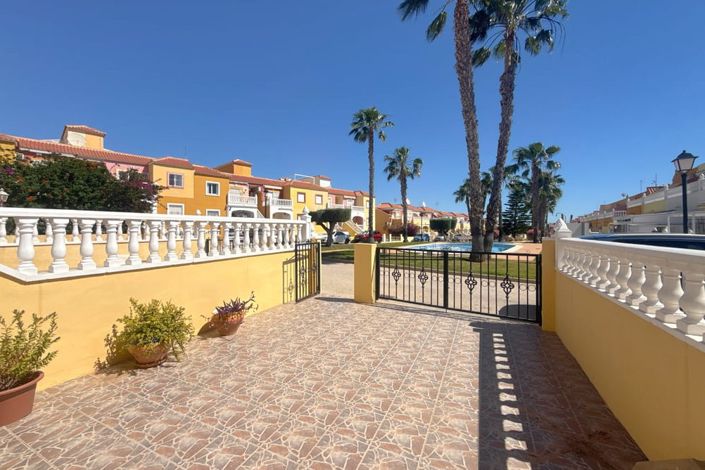 Image No.20-3 Bed Townhouse for sale