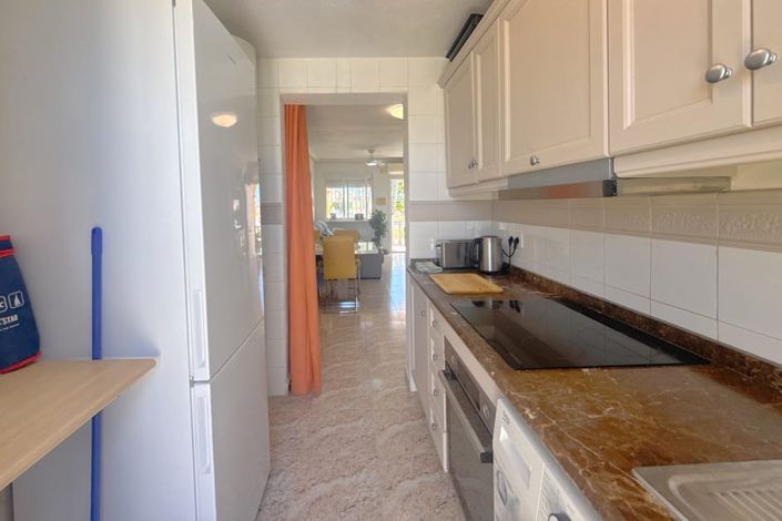 Image No.8-3 Bed Townhouse for sale