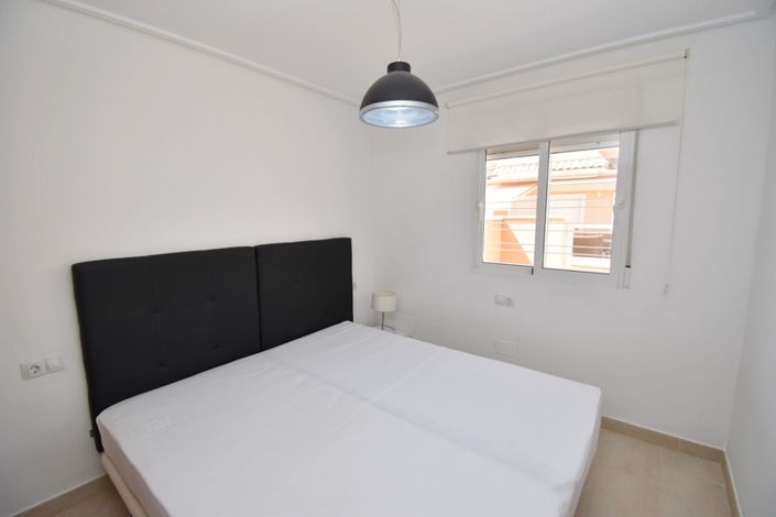 Image No.11-3 Bed Townhouse for sale