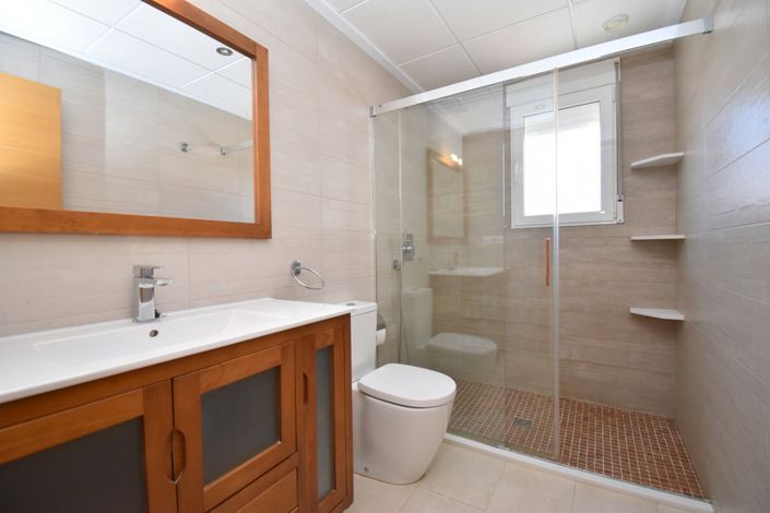 Image No.16-3 Bed Townhouse for sale