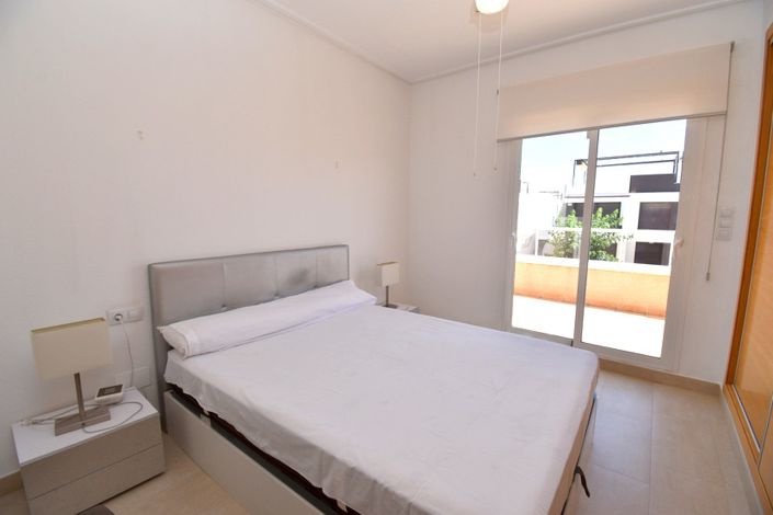 Image No.17-3 Bed Townhouse for sale