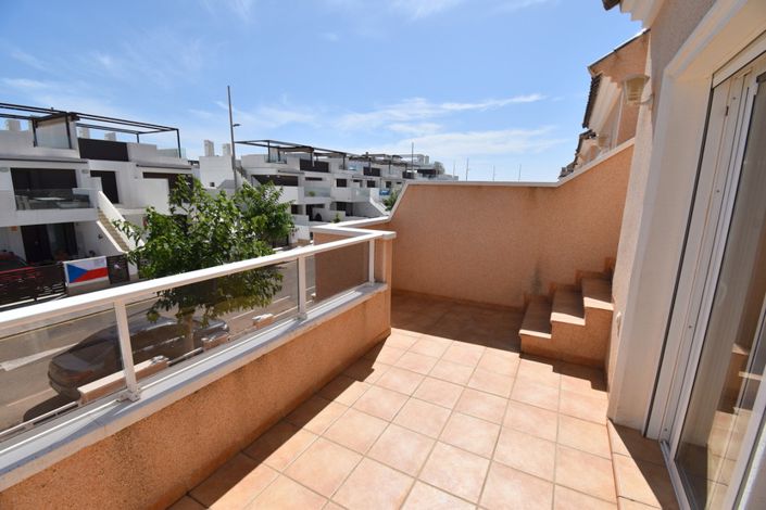 Image No.20-3 Bed Townhouse for sale