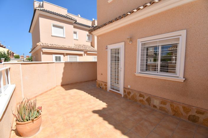 Image No.27-3 Bed Townhouse for sale