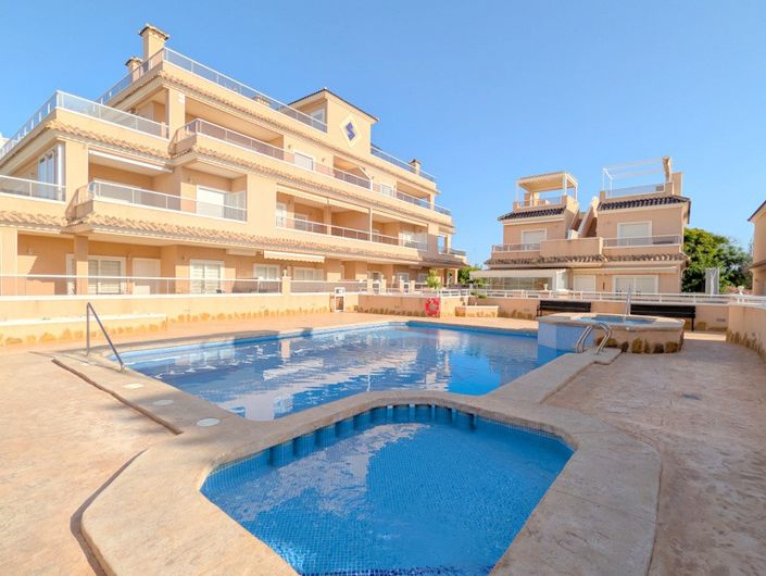 Image No.30-3 Bed Townhouse for sale