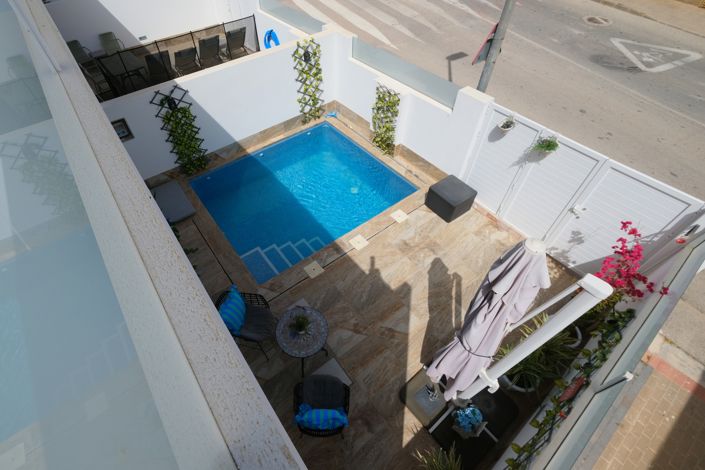 Image No.23-3 Bed Townhouse for sale