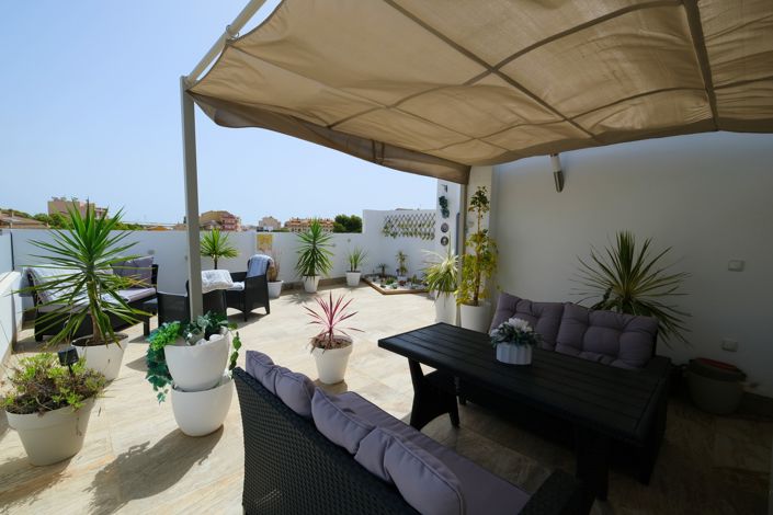 Image No.25-3 Bed Townhouse for sale