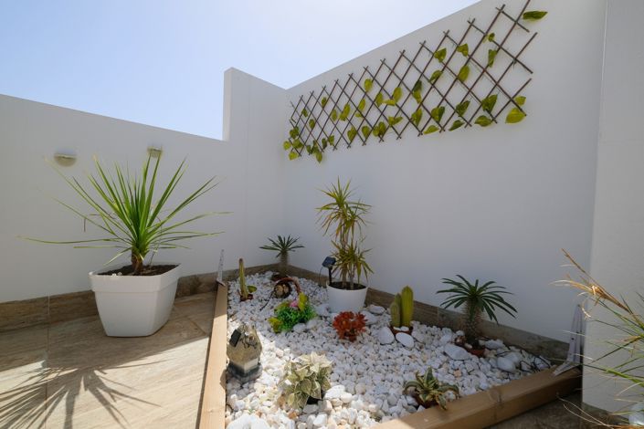 Image No.26-3 Bed Townhouse for sale