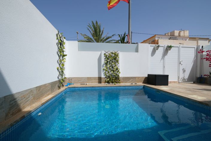 Image No.29-3 Bed Townhouse for sale