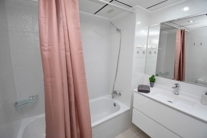 Image No.13-2 Bed Property for sale