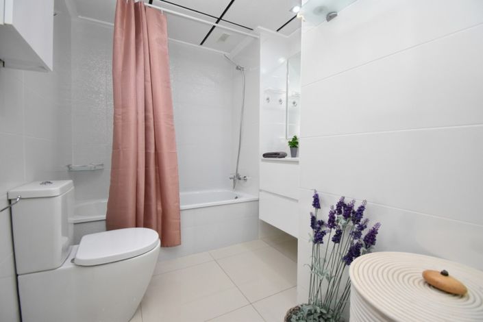 Image No.14-2 Bed Property for sale