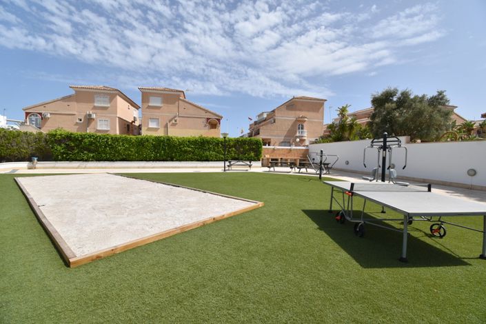 Image No.25-2 Bed Property for sale