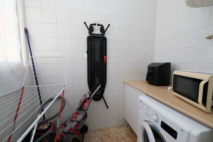 Image No.12-2 Bed Property for sale