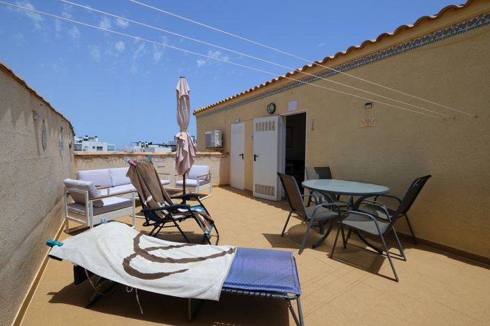 Image No.17-2 Bed Property for sale