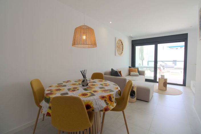 Image No.10-2 Bed Property for sale
