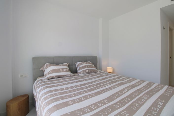 Image No.16-2 Bed Property for sale