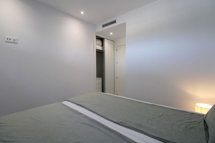Image No.20-2 Bed Property for sale