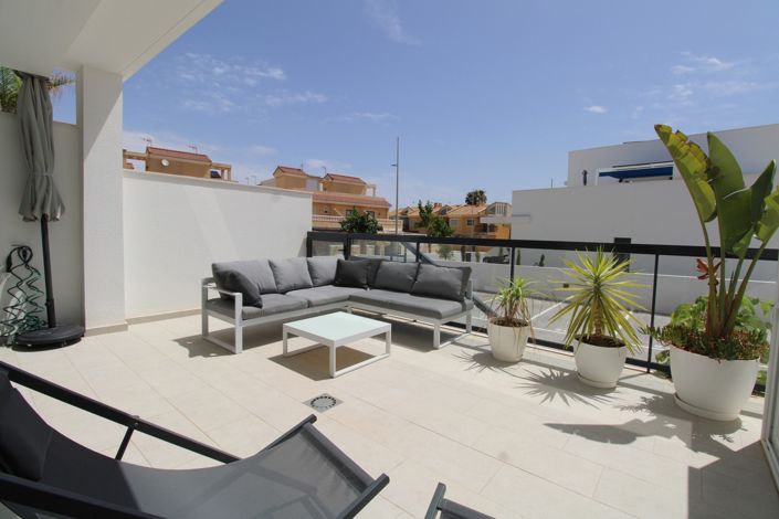 Image No.25-2 Bed Property for sale