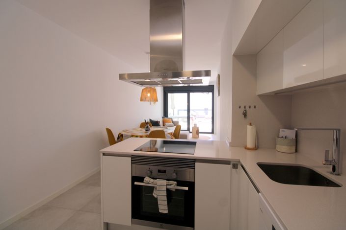 Image No.8-2 Bed Property for sale