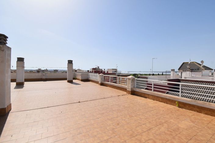 Image No.18-2 Bed Property for sale