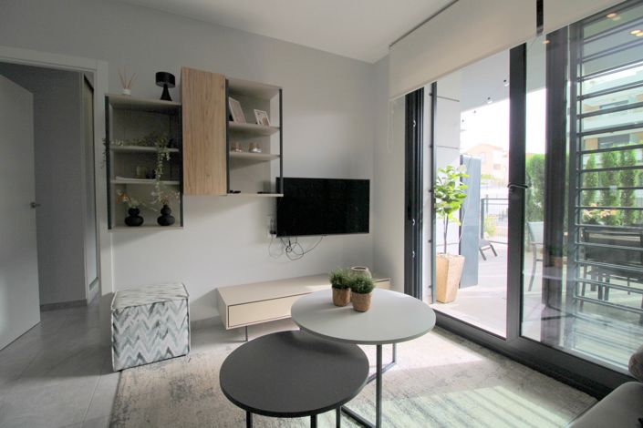 Image No.8-2 Bed Property for sale