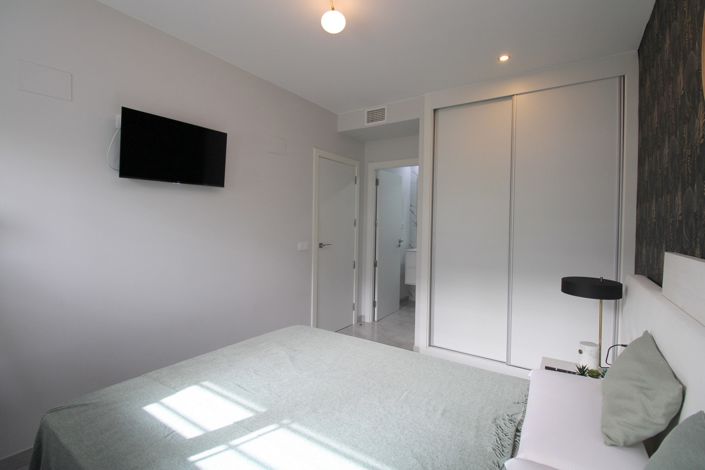 Image No.9-2 Bed Property for sale