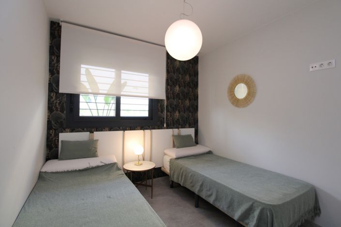 Image No.12-2 Bed Property for sale