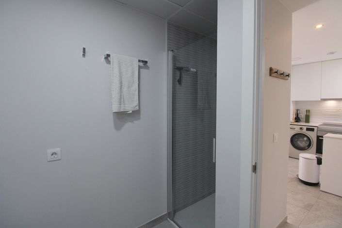 Image No.17-2 Bed Property for sale