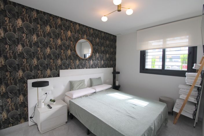 Image No.2-2 Bed Property for sale