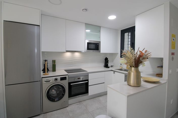 Image No.3-2 Bed Property for sale