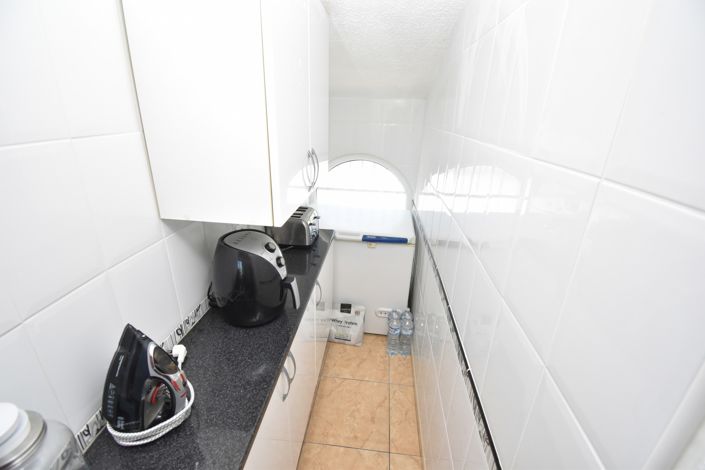 Image No.12-2 Bed Townhouse for sale