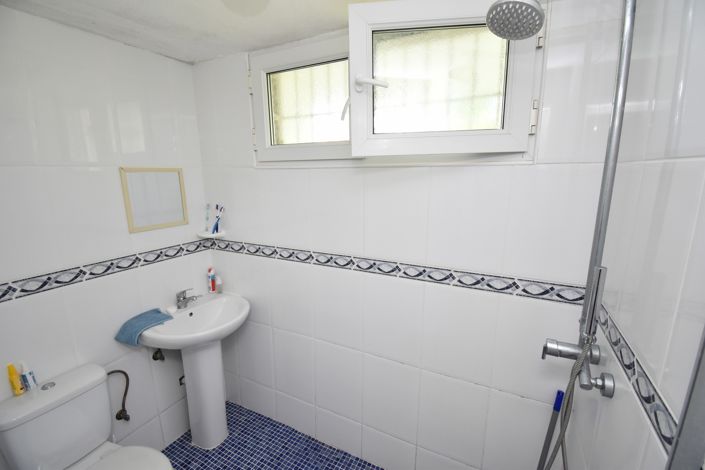 Image No.20-2 Bed Townhouse for sale