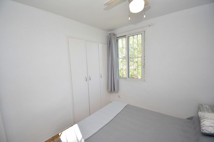 Image No.23-2 Bed Townhouse for sale