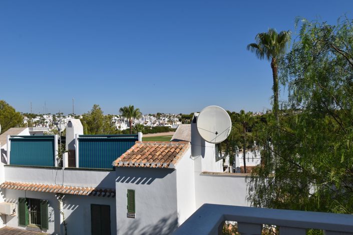 Image No.26-2 Bed Townhouse for sale