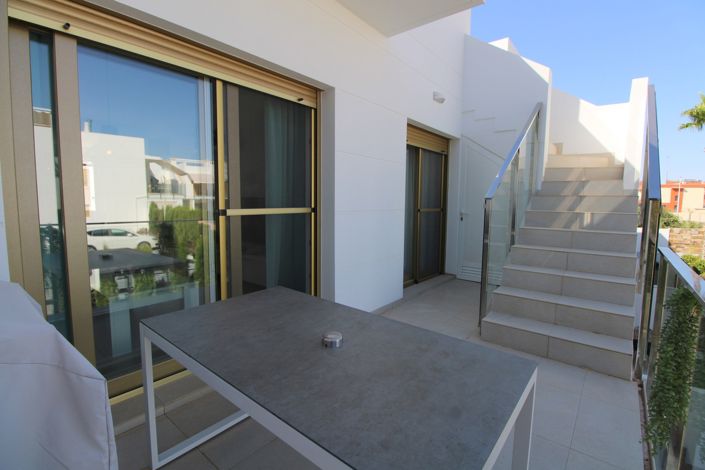 Image No.17-2 Bed Property for sale
