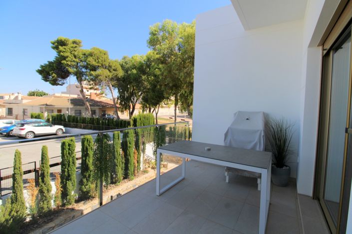 Image No.18-2 Bed Property for sale
