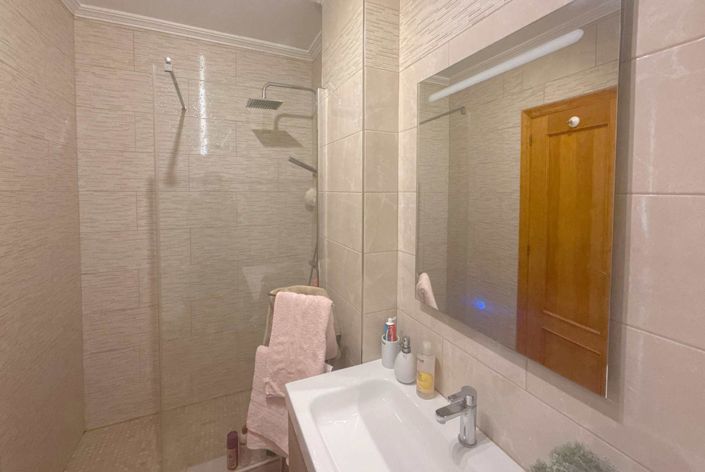 Image No.14-2 Bed Property for sale