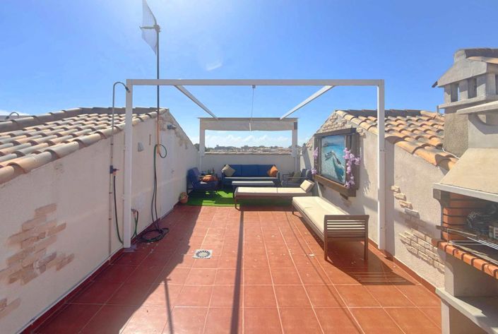 Image No.17-2 Bed Property for sale