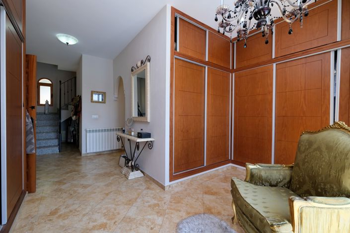 Image No.18-5 Bed Villa for sale