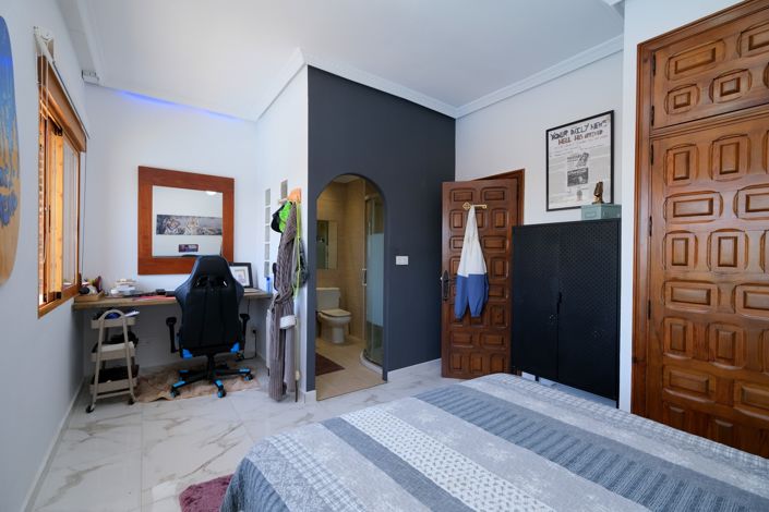 Image No.23-5 Bed Villa for sale