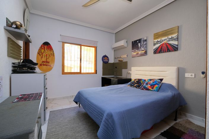 Image No.25-5 Bed Villa for sale