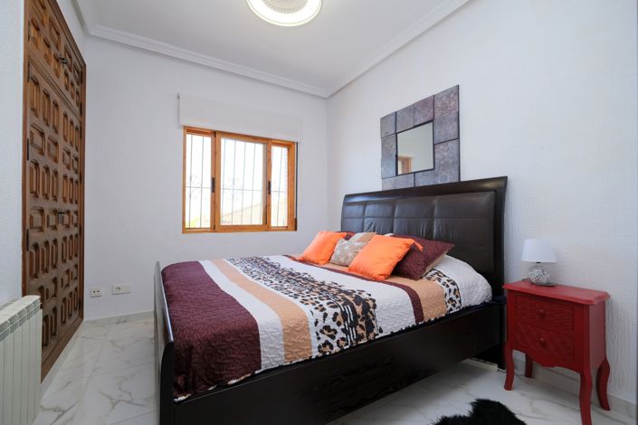 Image No.27-5 Bed Villa for sale