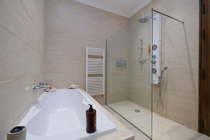 Image No.30-5 Bed Villa for sale