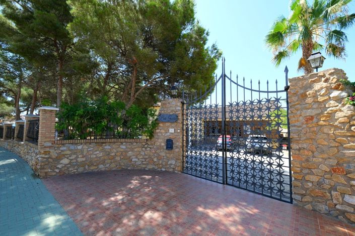 Image No.43-5 Bed Villa for sale