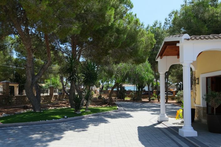 Image No.44-5 Bed Villa for sale