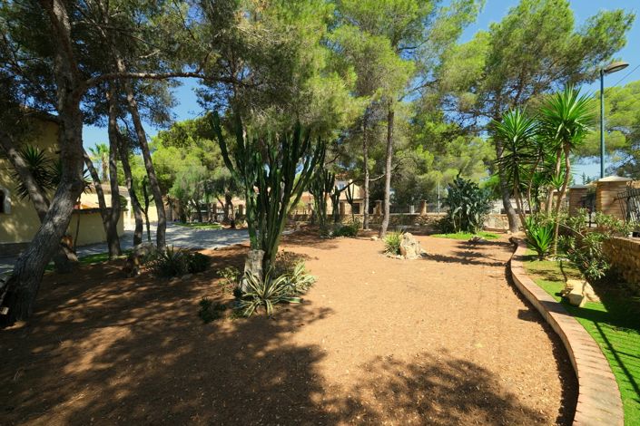 Image No.46-5 Bed Villa for sale