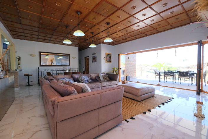 Image No.5-5 Bed Villa for sale